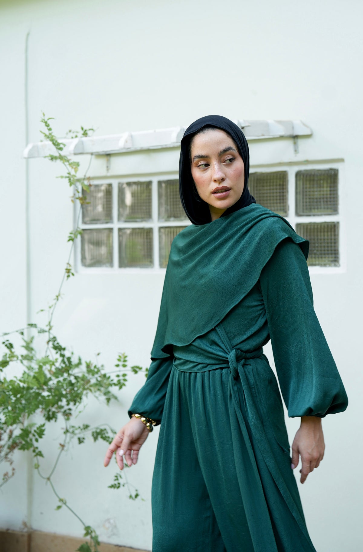 Nayomi Satin Wrap Set in Emerald Green