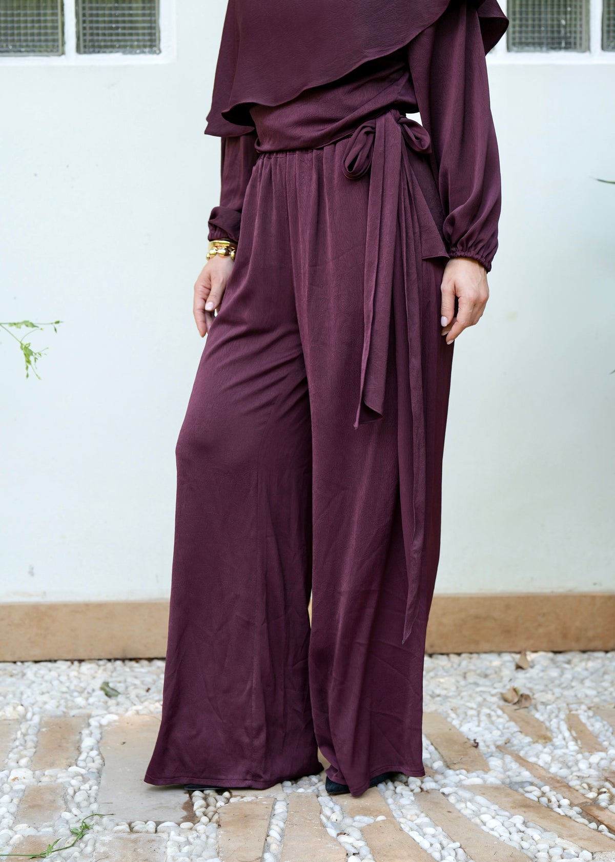 Nayomi Satin Wrap Set in Burgundy