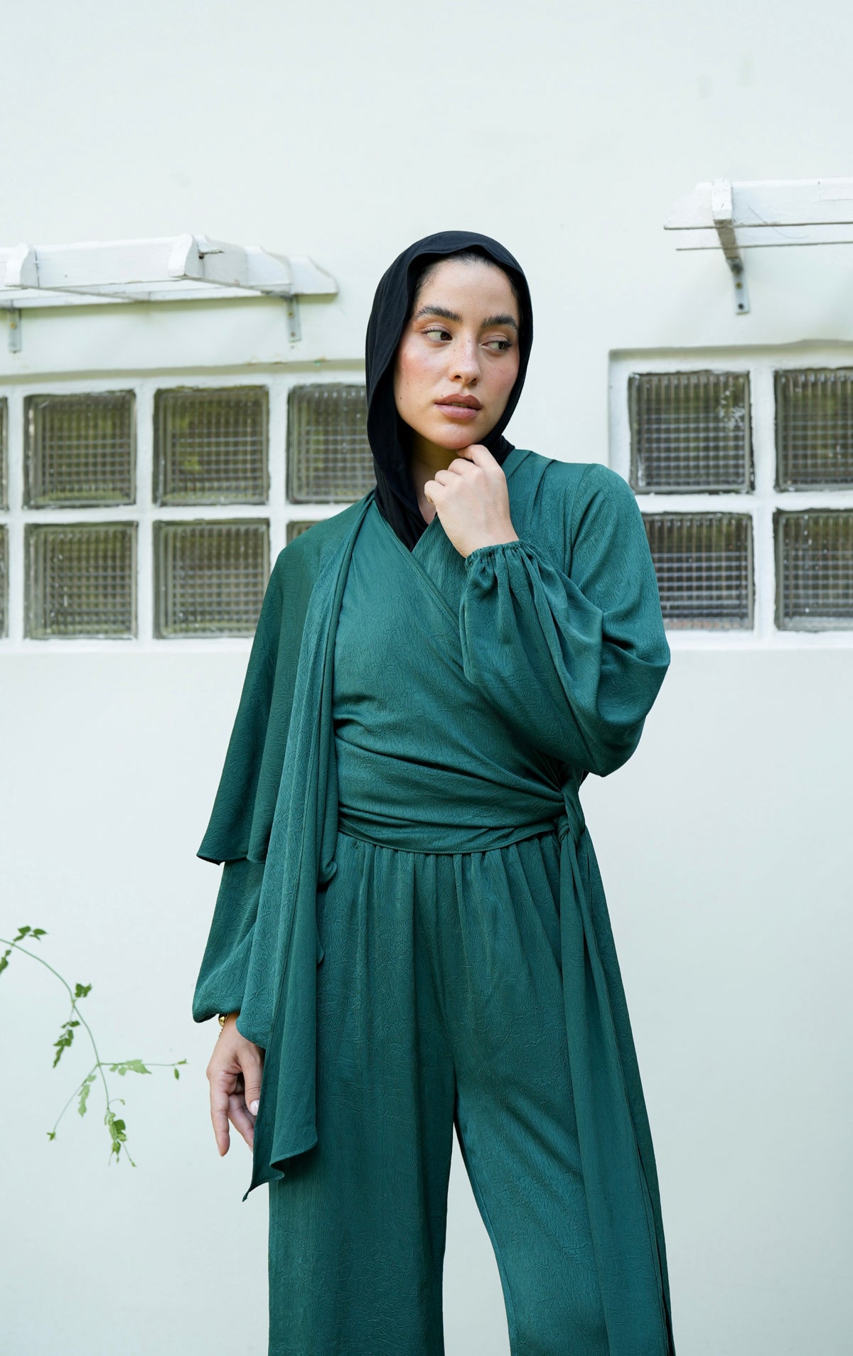 Nayomi Satin Wrap Set in Emerald Green