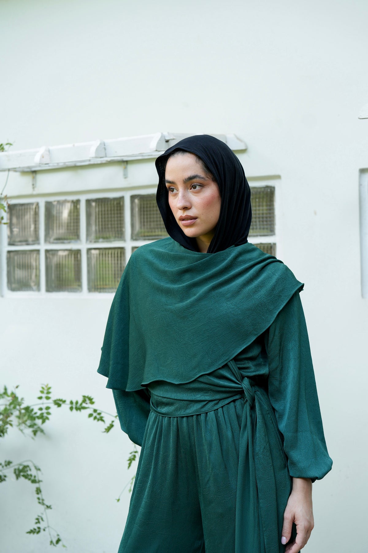Nayomi Satin Wrap Set in Emerald Green
