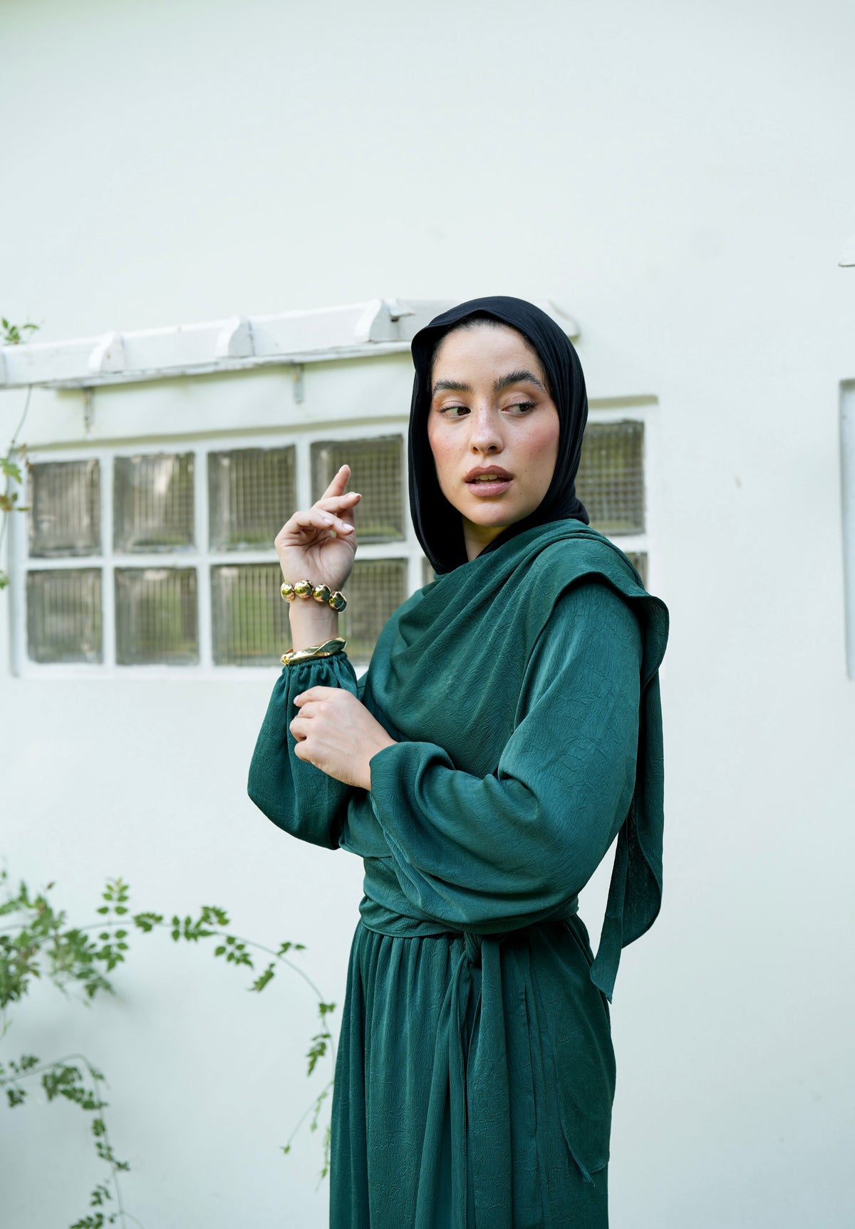 Nayomi Satin Wrap Set in Emerald Green