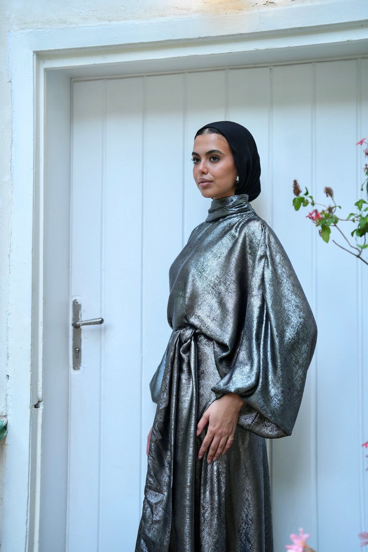 Naya Shimmer Wrap Set in Dark Grey
