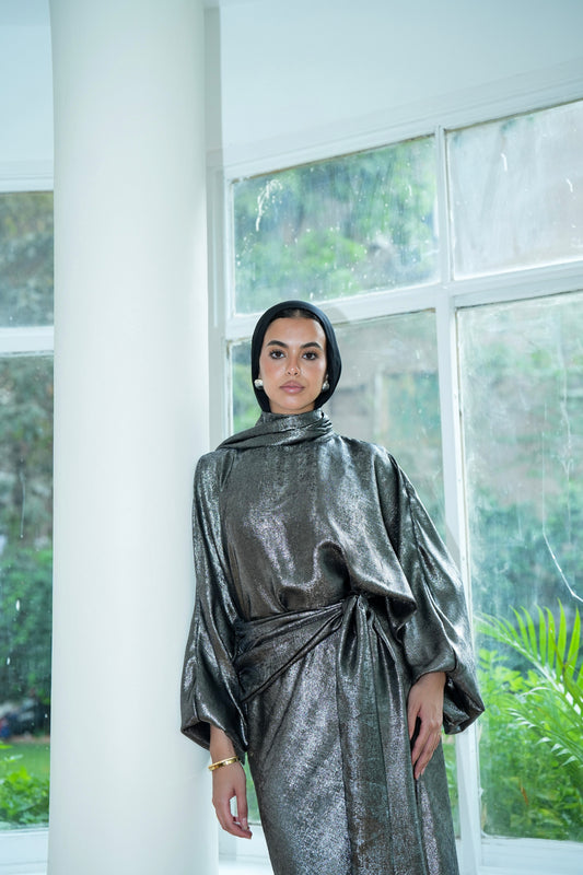 Naya Shimmer Wrap Set in Dark Grey