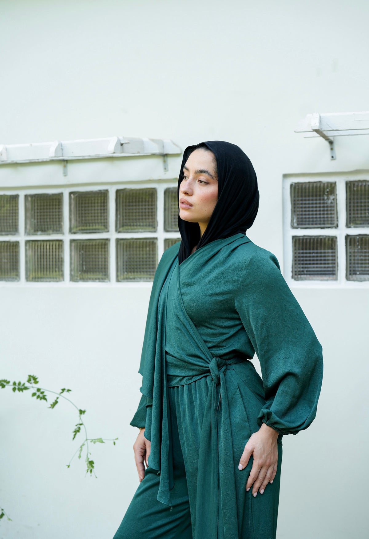 Nayomi Satin Wrap Set in Emerald Green
