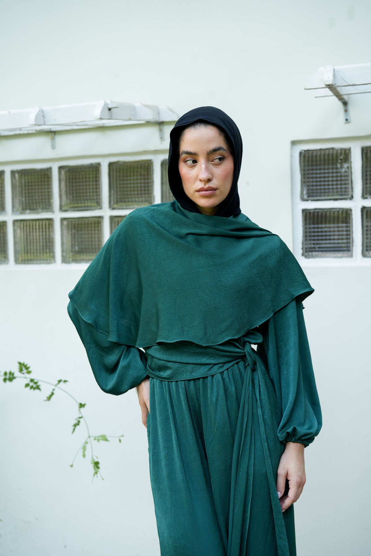 Nayomi Satin Wrap Set in Emerald Green