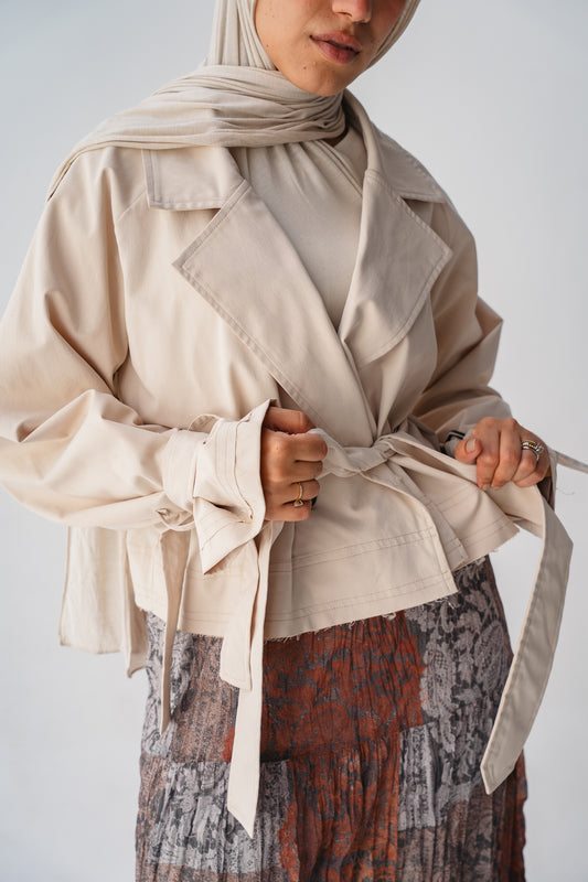 Cropped trench coat in Beige